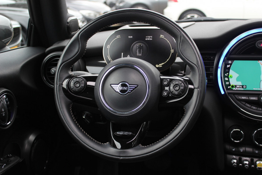 MINI Mini Electric Yours 33 kWh / SoH 95% / Full option! / Panoramadak / Camera / Head-up / Leder / Harman Kardon / Keyless / 17'' / CarPlay / Stoelverwarming / Matrix LED / DAB / Cruise Control