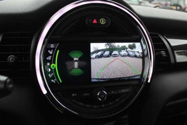 MINI Mini Electric Yours 33 kWh / SoH 95% / Full option! / Panoramadak / Camera / Head-up / Leder / Harman Kardon / Keyless / 17'' / CarPlay / Stoelverwarming / Matrix LED / DAB / Cruise Control