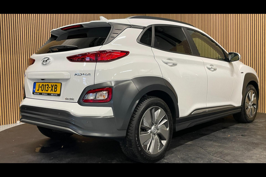 Hyundai Kona EV Premium 64 kWh|GROTE ACCU|100%SOH|FACELIFT|3-FASE|TREKH|HUD|LEDER|ACC|STUURVERW|STOELVERW+VENT.|CAMERA|CARPLAY|NL|