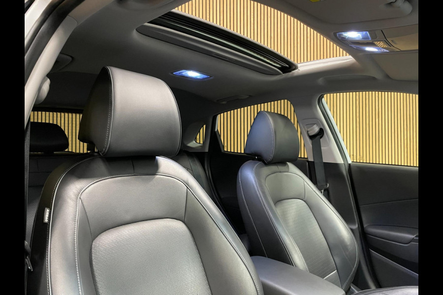 Hyundai Kona EV Premium 64 kWh|GROTE ACCU|100%SOH|FACELIFT|3-FASE|TREKH|HUD|LEDER|ACC|STUURVERW|STOELVERW+VENT.|CAMERA|CARPLAY|NL|
