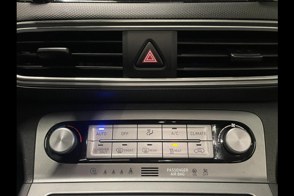 Hyundai Kona EV Premium 64 kWh|GROTE ACCU|100%SOH|FACELIFT|3-FASE|TREKH|HUD|LEDER|ACC|STUURVERW|STOELVERW+VENT.|CAMERA|CARPLAY|NL|