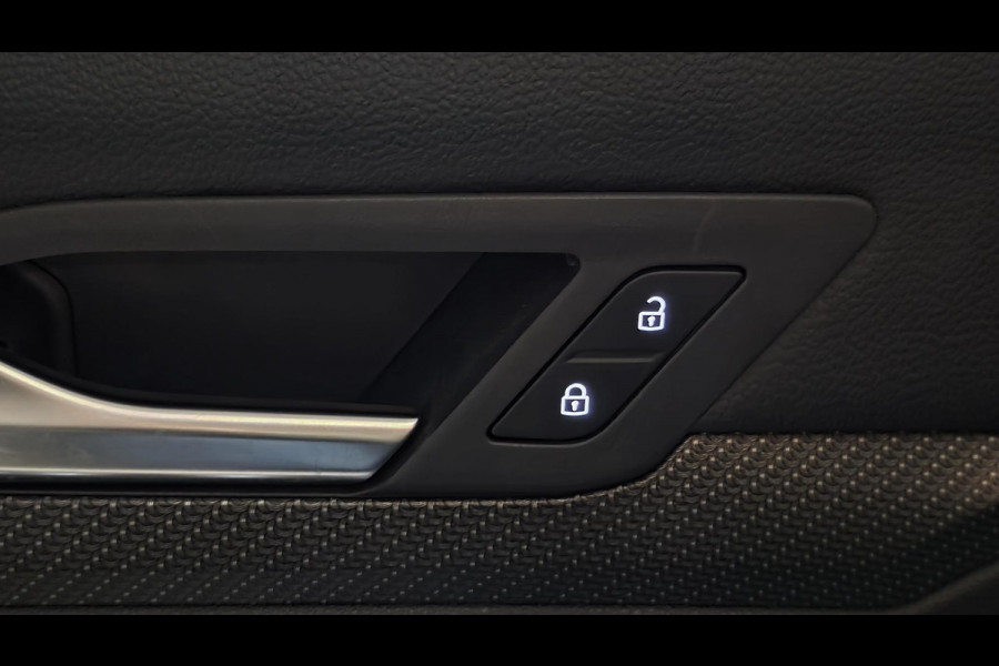 Volkswagen Golf 1.5 eTSI R-Line | Panorama | IQ Light | Acc | Automaat