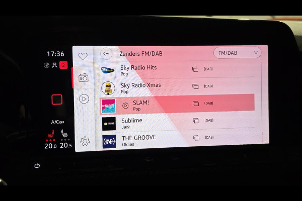 Volkswagen Golf 1.5 eTSI R-Line | Panorama | IQ Light | Acc | Automaat