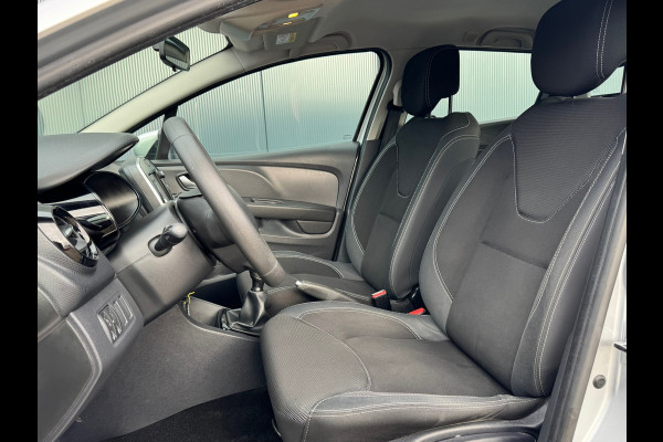 Renault Clio Estate 1.2 16V Life * Navigatie * Parkeersensoren * Cruise Control *