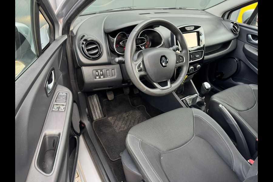 Renault Clio Estate 1.2 16V Life * Navigatie * Parkeersensoren * Cruise Control *