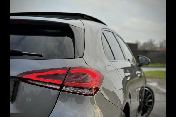Mercedes-Benz A-Klasse 250 e AMG A250e Panoramadak|Burmester®|Sfeerverlichting|Camera|DAB+|Night pakket|