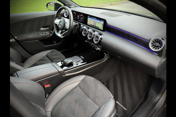 Mercedes-Benz A-Klasse 250 e AMG A250e Panoramadak|Burmester®|Sfeerverlichting|Camera|DAB+|Night pakket|