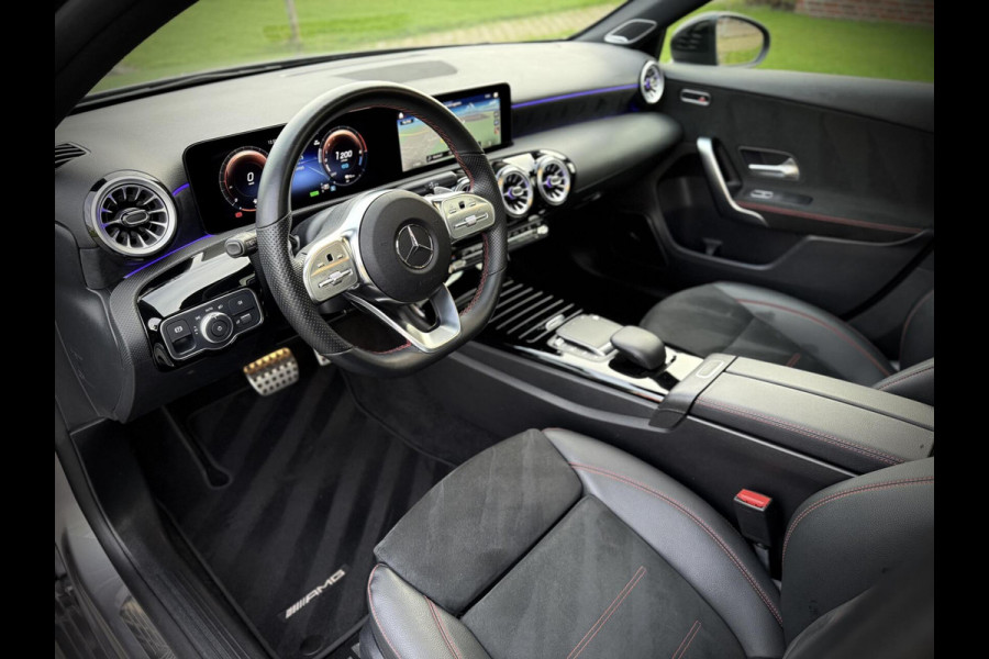 Mercedes-Benz A-Klasse 250 e AMG A250e Panoramadak|Burmester®|Sfeerverlichting|Camera|DAB+|Night pakket|