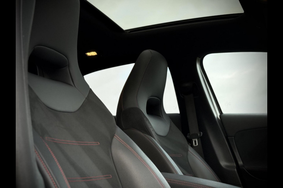 Mercedes-Benz A-Klasse 250 e AMG A250e Panoramadak|Burmester®|Sfeerverlichting|Camera|DAB+|Night pakket|