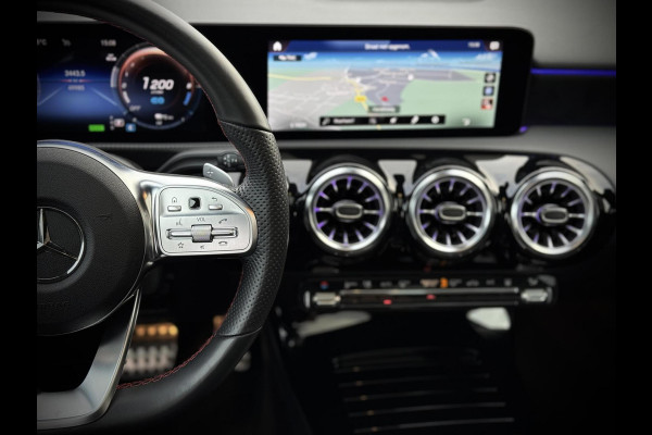 Mercedes-Benz A-Klasse 250 e AMG A250e Panoramadak|Burmester®|Sfeerverlichting|Camera|DAB+|Night pakket|