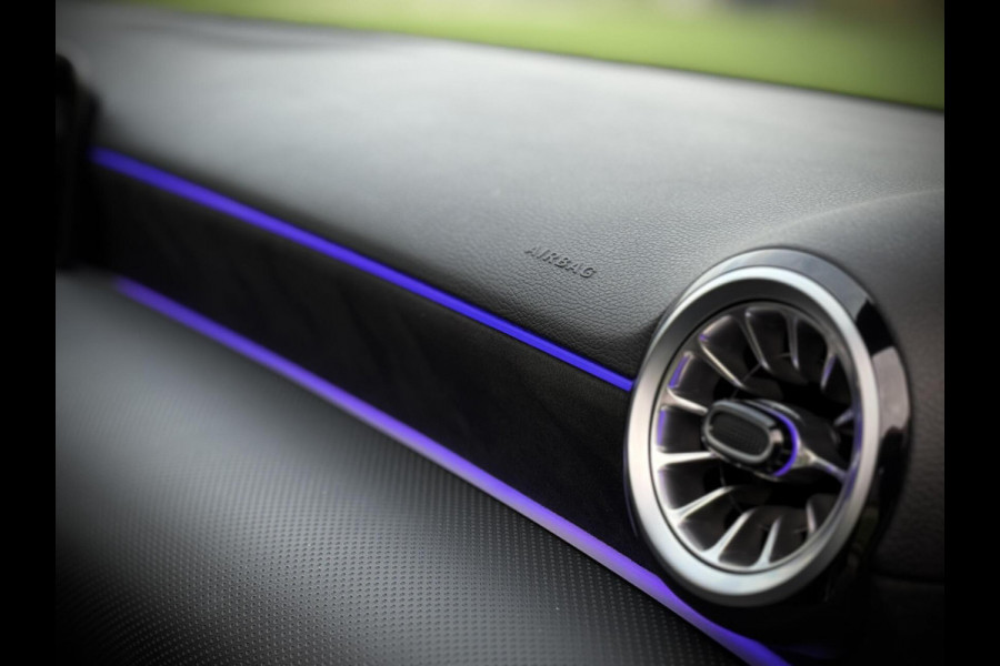 Mercedes-Benz A-Klasse 250 e AMG A250e Panoramadak|Burmester®|Sfeerverlichting|Camera|DAB+|Night pakket|