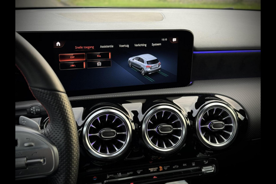 Mercedes-Benz A-Klasse 250 e AMG A250e Panoramadak|Burmester®|Sfeerverlichting|Camera|DAB+|Night pakket|