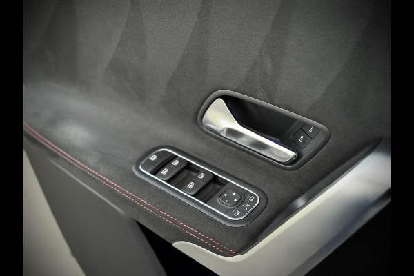 Mercedes-Benz A-Klasse 250 e AMG A250e Panoramadak|Burmester®|Sfeerverlichting|Camera|DAB+|Night pakket|