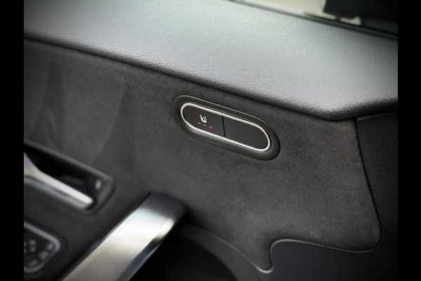 Mercedes-Benz A-Klasse 250 e AMG A250e Panoramadak|Burmester®|Sfeerverlichting|Camera|DAB+|Night pakket|