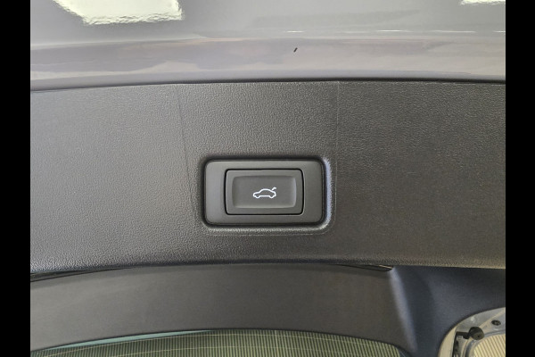 Audi Q4 Sportback e-tron 45 S Edition 82 kWh TREKHAAK CAMERA PARKEERSENSOREN VOOR EN ACHTER NAVI ADAPTIEVE CRUISE CONTROL