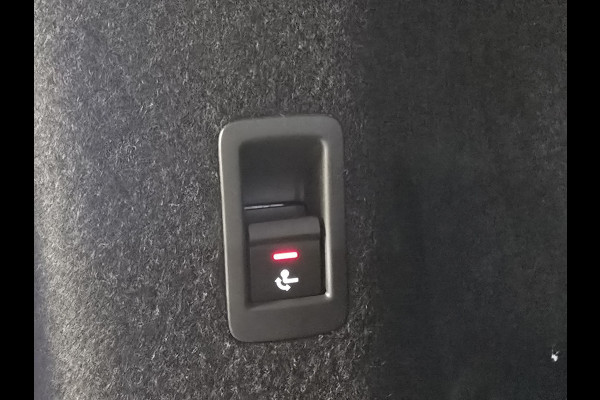 Audi Q4 Sportback e-tron 45 S Edition 82 kWh TREKHAAK CAMERA PARKEERSENSOREN VOOR EN ACHTER NAVI ADAPTIEVE CRUISE CONTROL