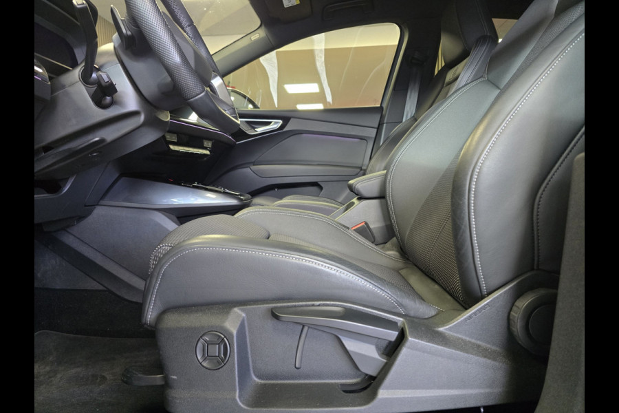 Audi Q4 Sportback e-tron 45 S Edition 82 kWh TREKHAAK CAMERA PARKEERSENSOREN VOOR EN ACHTER NAVI ADAPTIEVE CRUISE CONTROL