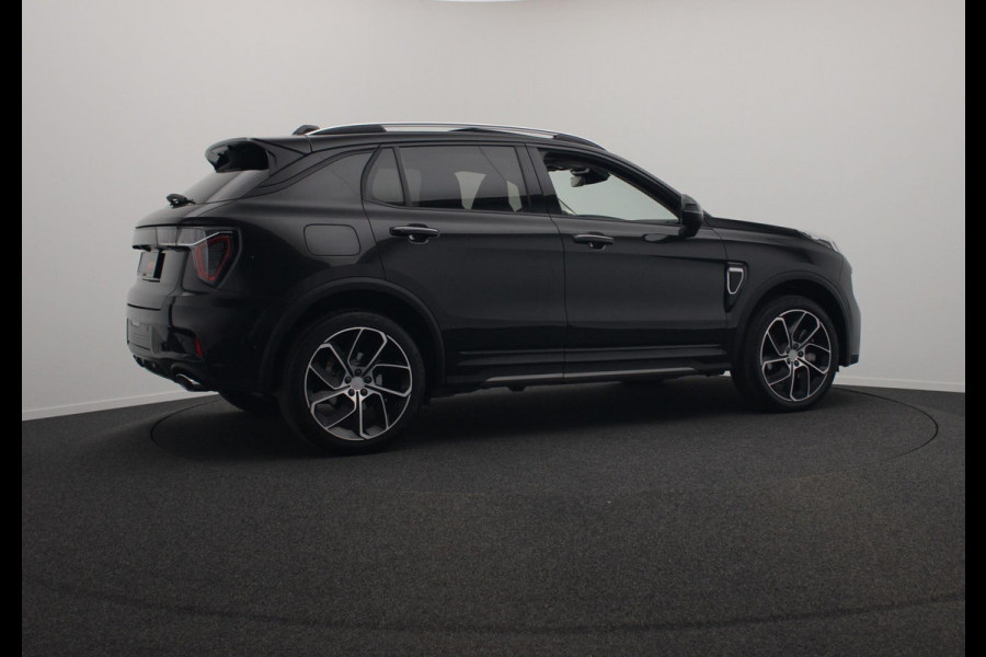 Lynk & Co 01 1.5 261PK Plug-in Hybrid *Black pakket* NL*360° Camera Pano/dak Apple/Carplay Adaptive/Cruise