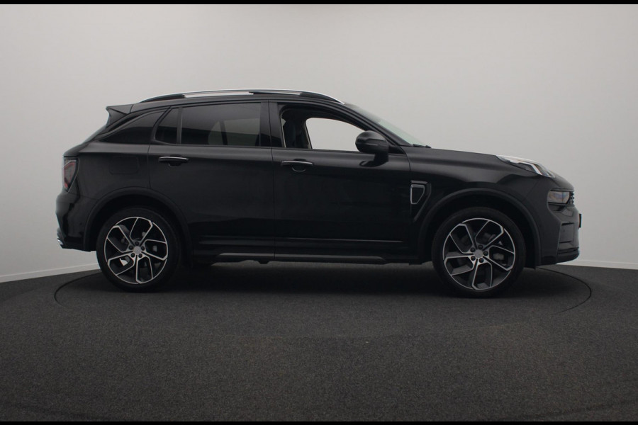 Lynk & Co 01 1.5 261PK Plug-in Hybrid *Black pakket* NL*360° Camera Pano/dak Apple/Carplay Adaptive/Cruise