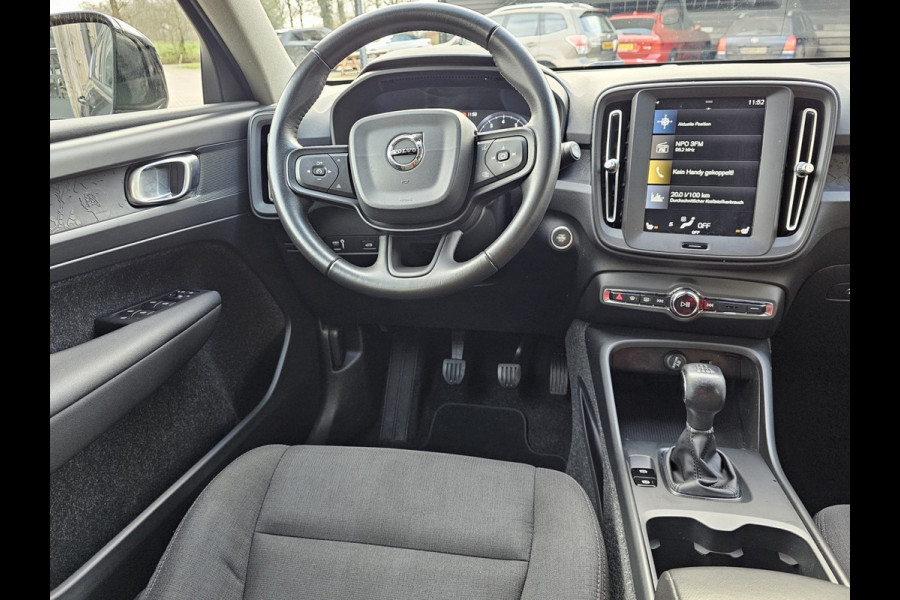 Volvo XC40 1.5 T3 Momentum | LED | Stoelverwarming | Navi | Parkeerhulp voor & achter | Verkeersbord herkenning | Lane Assist |