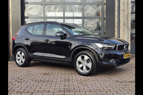 Volvo XC40 1.5 T3 Momentum | LED | Stoelverwarming | Navi | Parkeerhulp voor & achter | Verkeersbord herkenning | Lane Assist |