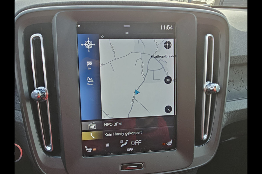 Volvo XC40 1.5 T3 Momentum | LED | Stoelverwarming | Navi | Parkeerhulp voor & achter | Verkeersbord herkenning | Lane Assist |