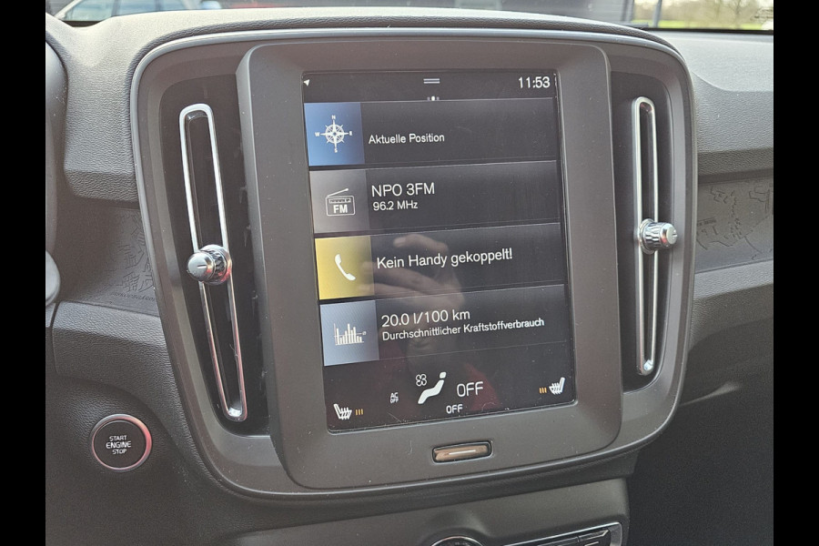 Volvo XC40 1.5 T3 Momentum | LED | Stoelverwarming | Navi | Parkeerhulp voor & achter | Verkeersbord herkenning | Lane Assist |