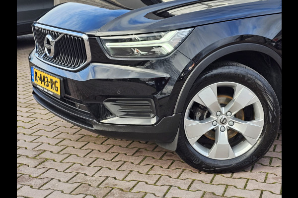 Volvo XC40 1.5 T3 Momentum | LED | Stoelverwarming | Navi | Parkeerhulp voor & achter | Verkeersbord herkenning | Lane Assist |
