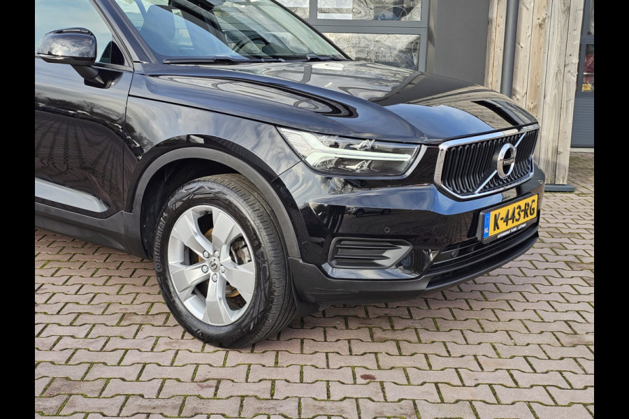Volvo XC40 1.5 T3 Momentum | LED | Stoelverwarming | Navi | Parkeerhulp voor & achter | Verkeersbord herkenning | Lane Assist |