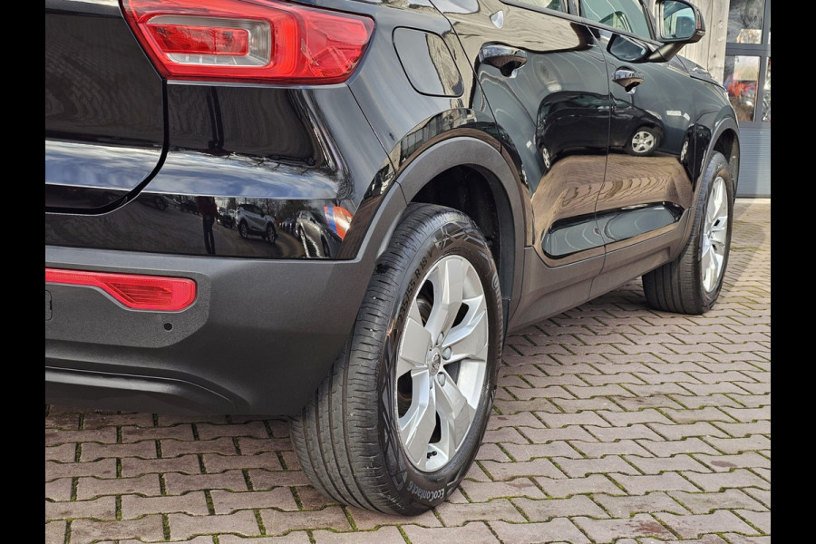 Volvo XC40 1.5 T3 Momentum | LED | Stoelverwarming | Navi | Parkeerhulp voor & achter | Verkeersbord herkenning | Lane Assist |
