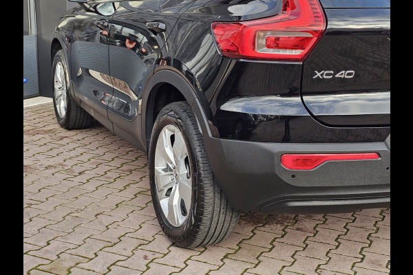 Volvo XC40 1.5 T3 Momentum | LED | Stoelverwarming | Navi | Parkeerhulp voor & achter | Verkeersbord herkenning | Lane Assist |