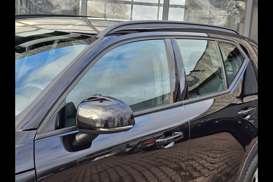 Volvo XC40 1.5 T3 Momentum | LED | Stoelverwarming | Navi | Parkeerhulp voor & achter | Verkeersbord herkenning | Lane Assist |