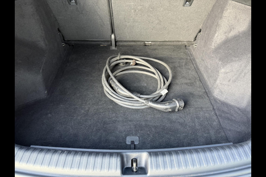 Audi Q4 e-tron 40 Advanced 77 kWh | Navi | Leder | Virtual |