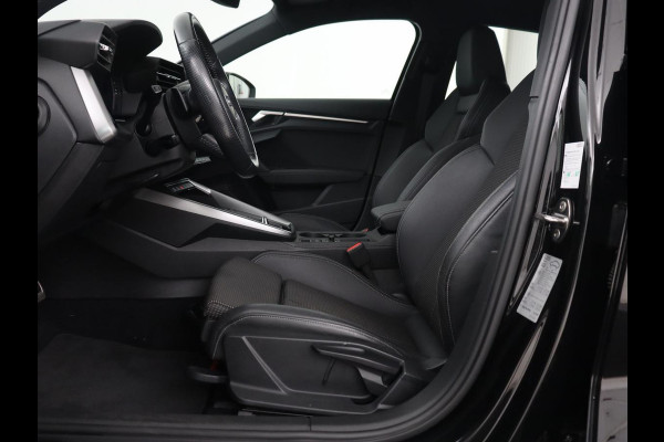 Audi A3 35 TFSI S edition | Carplay | Sportstoelen | Full LED | Navigatie | Half leder | Virtual Cockpit | Climate control | Parkeerhulp | Cruise control | Bluetooth | DAB | Sportstuur