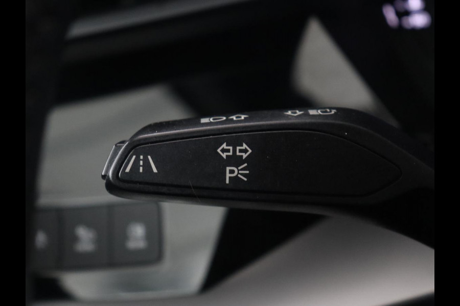 Audi A3 35 TFSI S edition | Carplay | Sportstoelen | Full LED | Navigatie | Half leder | Virtual Cockpit | Climate control | Parkeerhulp | Cruise control | Bluetooth | DAB | Sportstuur