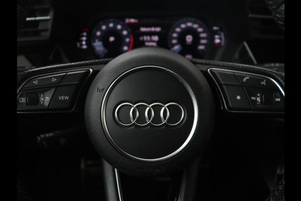 Audi A3 35 TFSI S edition | Carplay | Sportstoelen | Full LED | Navigatie | Half leder | Virtual Cockpit | Climate control | Parkeerhulp | Cruise control | Bluetooth | DAB | Sportstuur