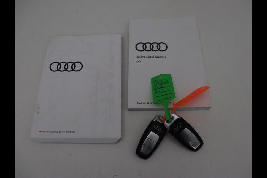 Audi A3 35 TFSI S edition | Carplay | Sportstoelen | Full LED | Navigatie | Half leder | Virtual Cockpit | Climate control | Parkeerhulp | Cruise control | Bluetooth | DAB | Sportstuur