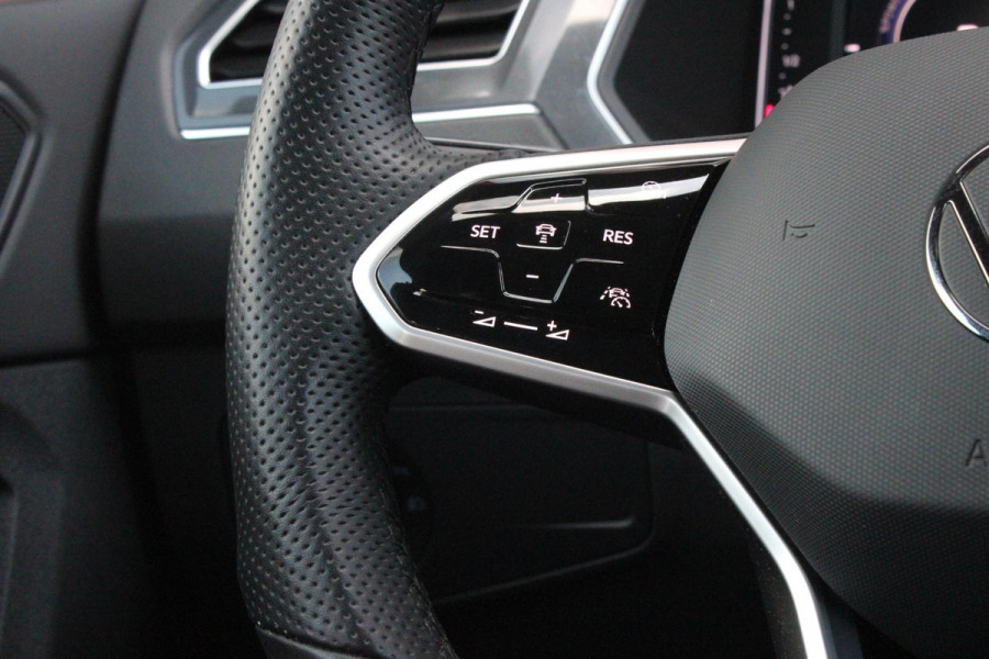 Volkswagen Tiguan 1.4 TSI 245PK eHybrid R-LINE BUSINESS + | BEKLEDING LEDER VIENNA | PANORAMISCH SCHUIF/KANTEL DAK | ELEKTRISCH WEGKLAPENBARE TREKHAAK | R-LINE INTERIEUR/EXTERIEUR | VERWARMBARE VOORSTOELEN/STUUR | ELEKTRISCH BEDIENBARE VOORSTOELEN MET GEHEUGEN FUNCTIE | AKOESTISCH GLAS GETINT | KEYLESS ACCESS/START | ELEKTRISCH BEDIENABRE ACHTERKLEP | DAKSPOILER R-LINE | SFEER VERLICHTING | RIJASSISTENT PAKKET O.A. LANE ASSIST EN ADAPTIVE CRUISE CONTROL EN DODEHOEK DETECTIE | NAVIGATIE | APPLE CARPLAY/ANDROID AUTO | DAB+ RADIO | LED MATRIX KOPLAMPEN (IQ LIGHT) | DRAADLOZE TELEFOONLADER