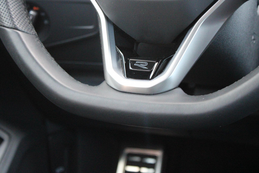 Volkswagen Tiguan 1.4 TSI 245PK eHybrid R-LINE BUSINESS + | BEKLEDING LEDER VIENNA | PANORAMISCH SCHUIF/KANTEL DAK | ELEKTRISCH WEGKLAPENBARE TREKHAAK | R-LINE INTERIEUR/EXTERIEUR | VERWARMBARE VOORSTOELEN/STUUR | ELEKTRISCH BEDIENBARE VOORSTOELEN MET GEHEUGEN FUNCTIE | AKOESTISCH GLAS GETINT | KEYLESS ACCESS/START | ELEKTRISCH BEDIENABRE ACHTERKLEP | DAKSPOILER R-LINE | SFEER VERLICHTING | RIJASSISTENT PAKKET O.A. LANE ASSIST EN ADAPTIVE CRUISE CONTROL EN DODEHOEK DETECTIE | NAVIGATIE | APPLE CARPLAY/ANDROID AUTO | DAB+ RADIO | LED MATRIX KOPLAMPEN (IQ LIGHT) | DRAADLOZE TELEFOONLADER