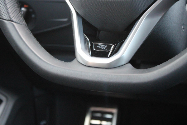 Volkswagen Tiguan 1.4 TSI 245PK eHybrid R-LINE BUSINESS + | BEKLEDING LEDER VIENNA | PANORAMISCH SCHUIF/KANTEL DAK | ELEKTRISCH WEGKLAPENBARE TREKHAAK | R-LINE INTERIEUR/EXTERIEUR | VERWARMBARE VOORSTOELEN/STUUR | ELEKTRISCH BEDIENBARE VOORSTOELEN MET GEHEUGEN FUNCTIE | AKOESTISCH GLAS GETINT | KEYLESS ACCESS/START | ELEKTRISCH BEDIENABRE ACHTERKLEP | DAKSPOILER R-LINE | SFEER VERLICHTING | RIJASSISTENT PAKKET O.A. LANE ASSIST EN ADAPTIVE CRUISE CONTROL EN DODEHOEK DETECTIE | NAVIGATIE | APPLE CARPLAY/ANDROID AUTO | DAB+ RADIO | LED MATRIX KOPLAMPEN (IQ LIGHT) | DRAADLOZE TELEFOONLADER