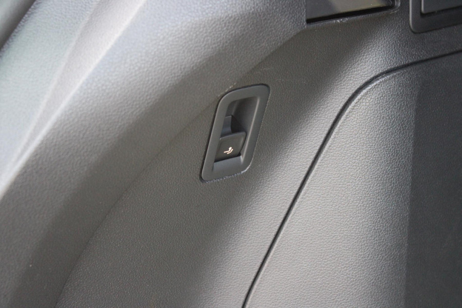 Volkswagen Tiguan 1.4 TSI 245PK eHybrid R-LINE BUSINESS + | BEKLEDING LEDER VIENNA | PANORAMISCH SCHUIF/KANTEL DAK | ELEKTRISCH WEGKLAPENBARE TREKHAAK | R-LINE INTERIEUR/EXTERIEUR | VERWARMBARE VOORSTOELEN/STUUR | ELEKTRISCH BEDIENBARE VOORSTOELEN MET GEHEUGEN FUNCTIE | AKOESTISCH GLAS GETINT | KEYLESS ACCESS/START | ELEKTRISCH BEDIENABRE ACHTERKLEP | DAKSPOILER R-LINE | SFEER VERLICHTING | RIJASSISTENT PAKKET O.A. LANE ASSIST EN ADAPTIVE CRUISE CONTROL EN DODEHOEK DETECTIE | NAVIGATIE | APPLE CARPLAY/ANDROID AUTO | DAB+ RADIO | LED MATRIX KOPLAMPEN (IQ LIGHT) | DRAADLOZE TELEFOONLADER