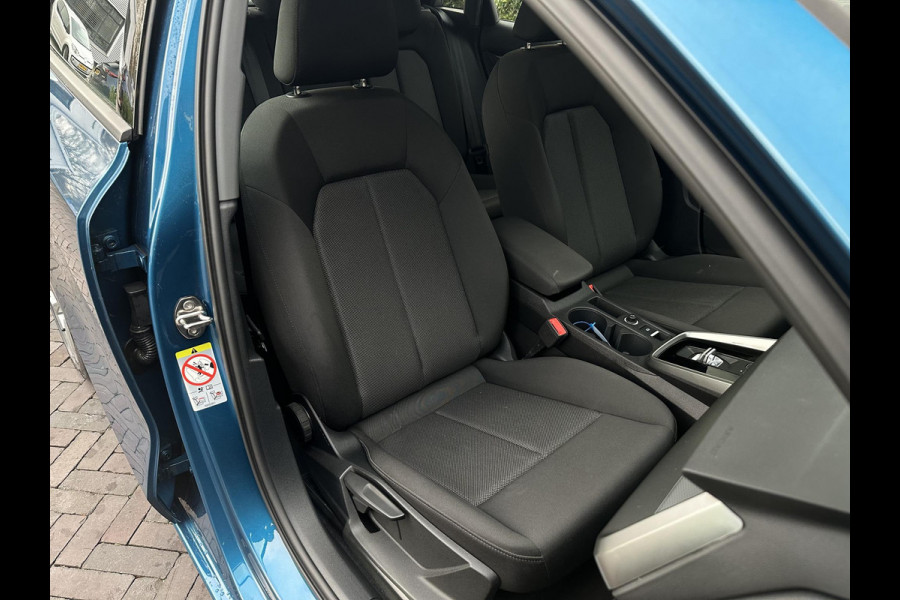 Audi A3 Sportback 40 TFSI e Edition 204 PK Panoramadak Adaptive Cruise LED DAB+