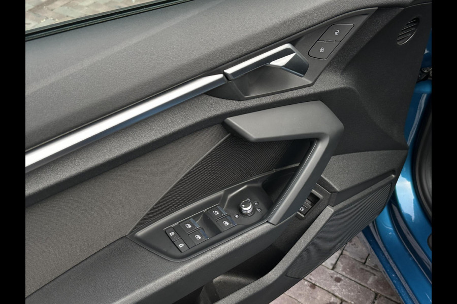 Audi A3 Sportback 40 TFSI e Edition 204 PK Panoramadak Adaptive Cruise LED DAB+