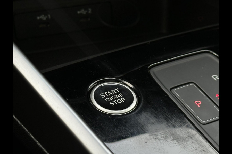 Audi A3 Sportback 40 TFSI e Edition 204 PK Panoramadak Adaptive Cruise LED DAB+