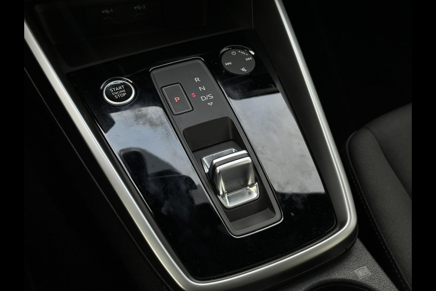 Audi A3 Sportback 40 TFSI e Edition 204 PK Panoramadak Adaptive Cruise LED DAB+