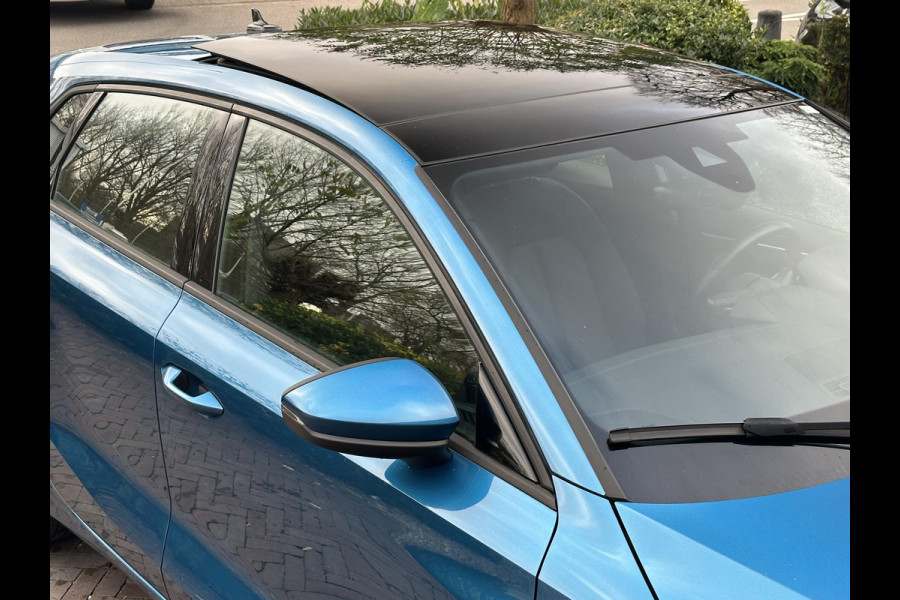 Audi A3 Sportback 40 TFSI e Edition 204 PK Panoramadak Adaptive Cruise LED DAB+