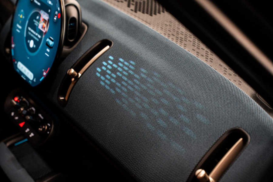 MINI Countryman 1.5 C Favoured M *Panorama / Head-up Display / Keyless Entry / Apple Carplay / LED-verlichting*