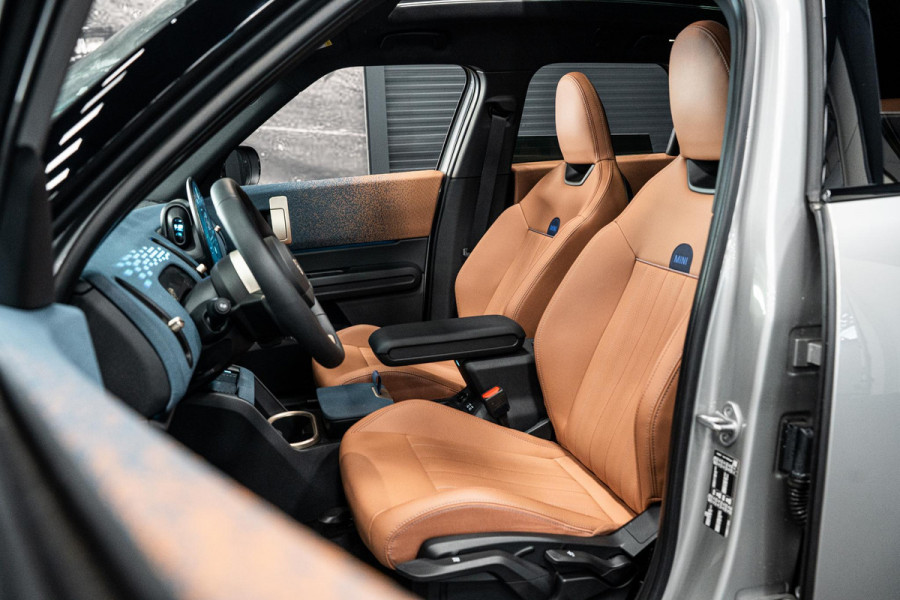 MINI Countryman 1.5 C Favoured M *Panorama / Head-up Display / Keyless Entry / Apple Carplay / LED-verlichting*