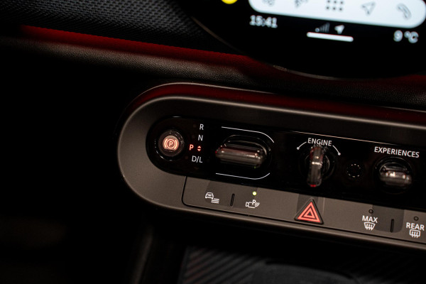 MINI Countryman 1.5 C Favoured M *Panorama / Head-up Display / Keyless Entry / Apple Carplay / LED-verlichting*