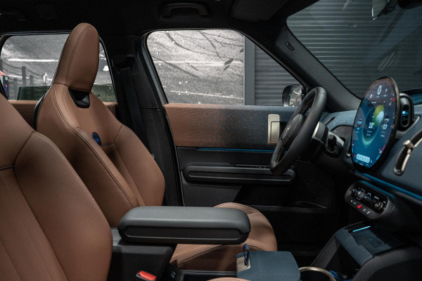MINI Countryman 1.5 C Favoured M *Panorama / Head-up Display / Keyless Entry / Apple Carplay / LED-verlichting*